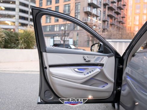 Used 2015 Mercedes-Benz S 550 Sedan w/ Sport Package w/ Sport Package image 45