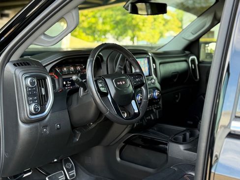 Used 2022 GMC Sierra 1500 SLT w/ SLT Premium Plus Package AWD/4WD image 11