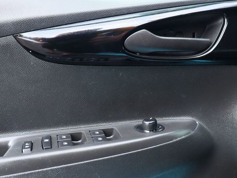 Used 2021 Chevrolet Spark LT image 37