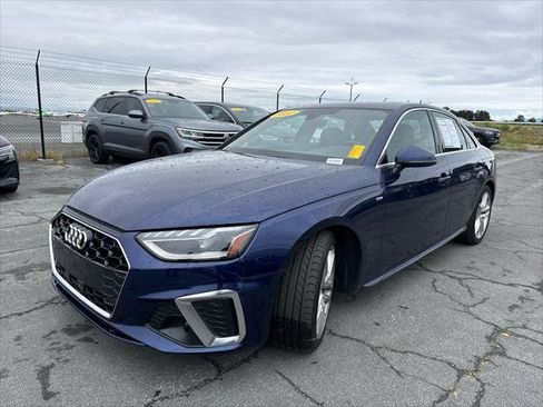 Used 2022 Audi A4 2.0T Premium Plus w/ Premium Plus Package AWD/4WD image 4