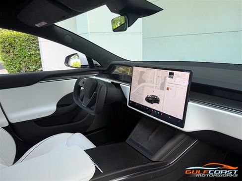 Used 2022 Tesla Model S Plaid AWD/4WD image 32