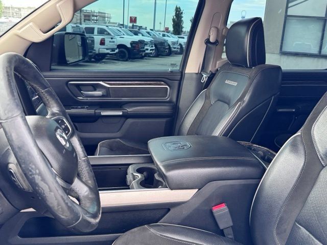 Used 2019 RAM 1500 Laramie AWD/4WD image 17