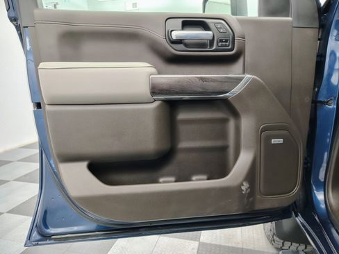 Used 2021 Chevrolet Silverado 2500 LTZ w/ LTZ Premium Package image 29