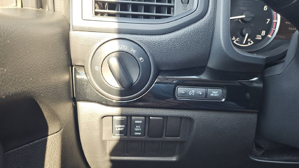 Certified 2024 Nissan Titan SV w/ SV Convenience Package RWD image 9