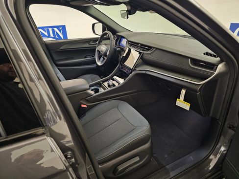 New 2026 Jeep Grand Cherokee L Laredo image 29