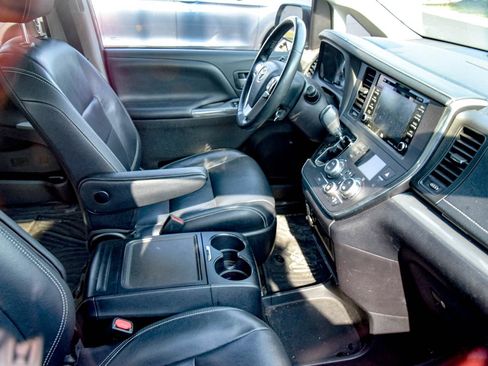 Used 2019 Toyota Sienna SE Premium AWD/4WD image 8
