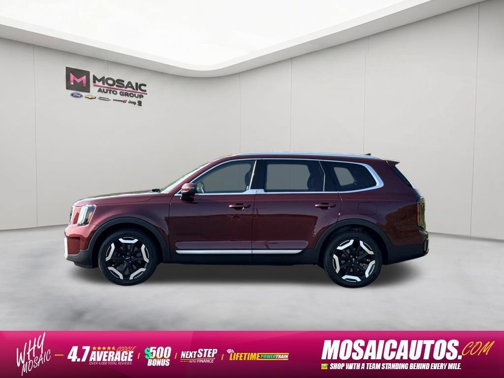 Used 2023 Kia Telluride EX w/ EX Captain's Chair Package AWD/4WD image 4