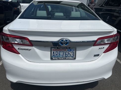 Used 2014 Toyota Camry XLE w/ Leather Package FWD image 7