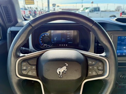 Used 2022 Ford Bronco Outer Banks image 17