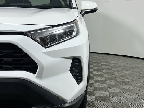 Used 2021 Toyota RAV4 XLE image 12