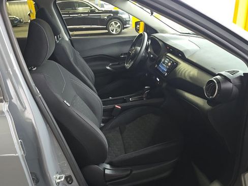 Used 2022 Nissan Kicks SV FWD image 6