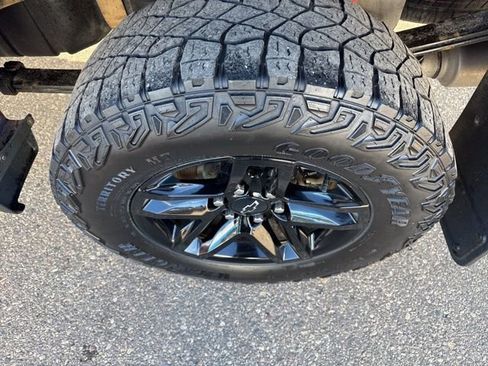 Used 2023 Chevrolet Silverado 1500 LT Trail Boss AWD/4WD image 4