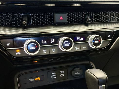 Used 2023 Honda CR-V Sport Touring image 10