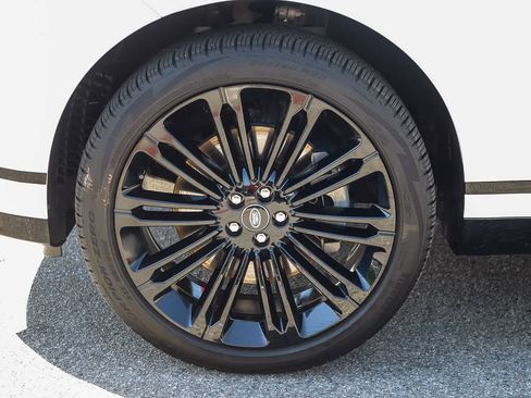 Certified 2025 Land Rover Range Rover Velar Dynamic SE AWD/4WD image 11