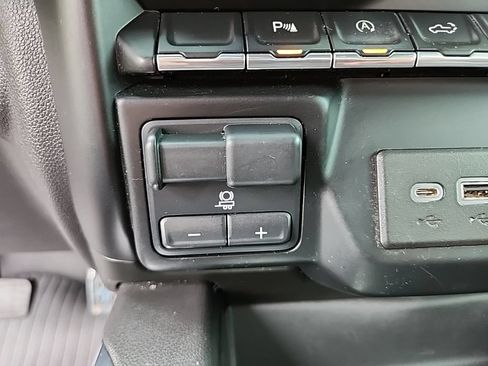 Used 2020 Chevrolet Silverado 1500 RST AWD/4WD image 21