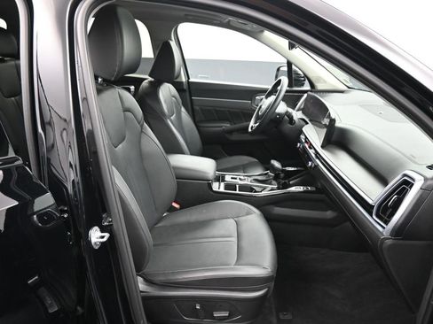 Certified 2024 Kia Sorento SX image 27