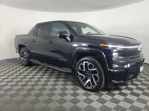 Used 2025 Chevrolet Silverado EV RST image 2
