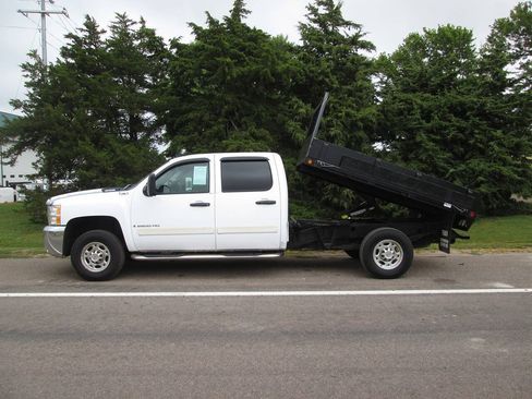 Used 2007 Chevrolet Silverado 2500 LT w/ 2LT Convenience Package AWD/4WD image 10