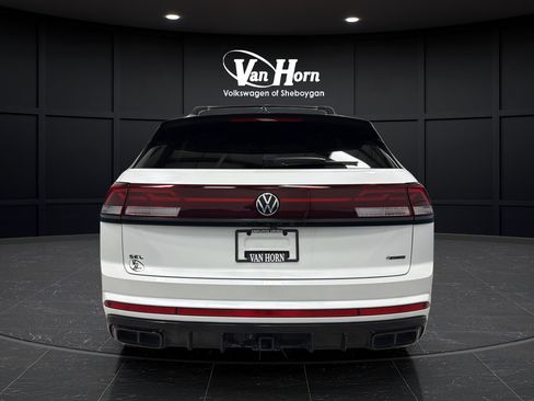 Used 2025 Volkswagen Atlas Cross Sport SEL R-Line AWD/4WD image 6