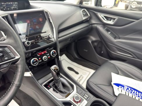 Used 2023 Subaru Forester Touring image 11