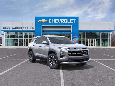 New 2026 Chevrolet Equinox LT w/ Safety and Technology Package FWD image 2