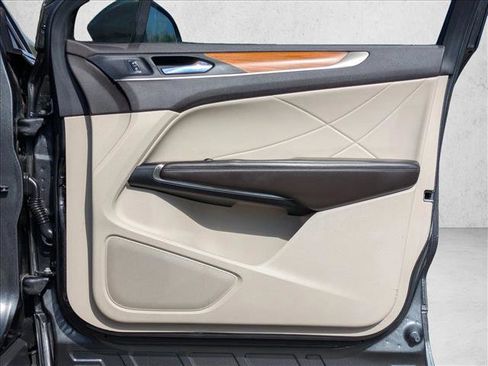 Used 2018 Lincoln MKC Select w/ Select Plus Package image 18