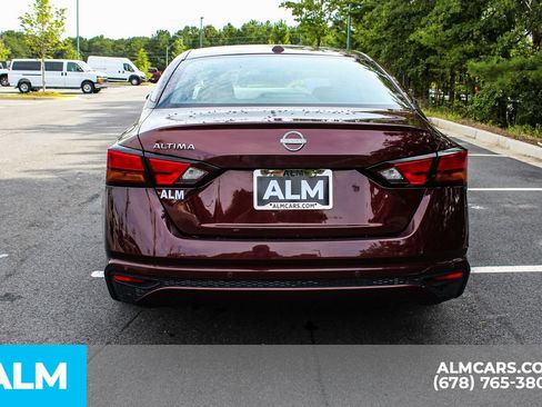 Used 2025 Nissan Altima 2.5 SV FWD image 10