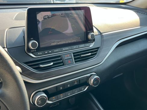 Used 2025 Nissan Altima 2.5 SV image 20