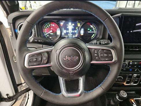 Used 2024 Jeep Wrangler High Altitude AWD/4WD image 2