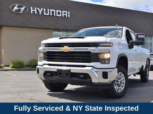 Used 2024 Chevrolet Silverado 2500 LT AWD/4WD image 2