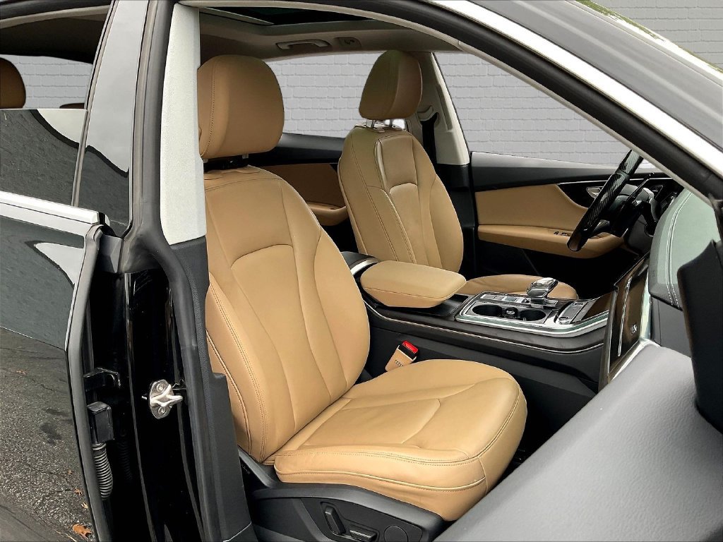 Used 2023 Audi Q8 Premium w/ Convenience Package AWD/4WD image 19