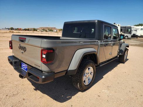 Used 2021 Jeep Gladiator Sport AWD/4WD image 6