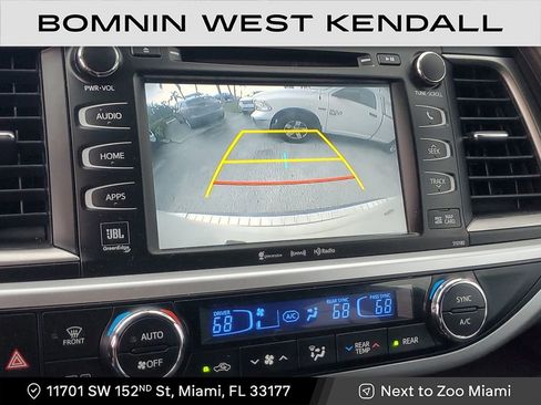 Used 2017 Toyota Highlander Limited image 27