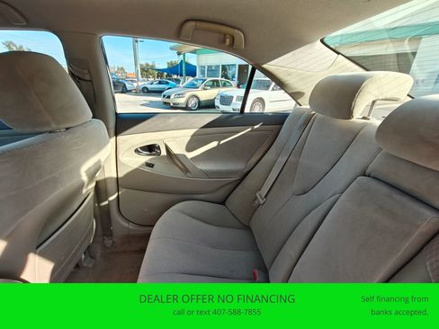 Used 2010 Toyota Camry LE image 12