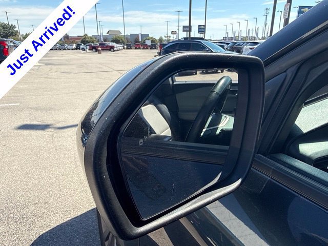 Used 2022 Ford Explorer XLT w/ Equipment Group 202A RWD image 11