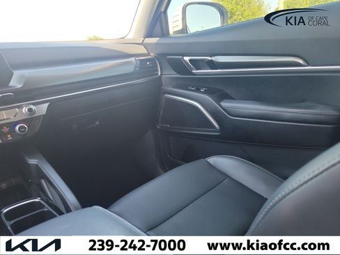 Certified 2024 Kia Telluride LX FWD image 17