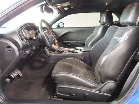 Used 2020 Dodge Challenger SRT Hellcat w/ Plus Package RWD image 17