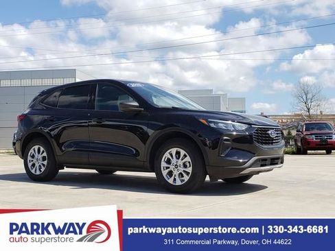 Used 2025 Ford Escape Active w/ Active Premium Tech Pack AWD/4WD image 1