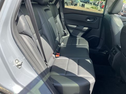 Used 2023 Nissan Rogue SL w/ SL Premium Package AWD/4WD image 4