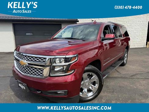 Used 2017 Chevrolet Suburban LT w/ LT Signature Package AWD/4WD image 1