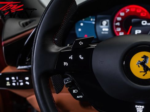 Used 2022 Ferrari Roma RWD image 31