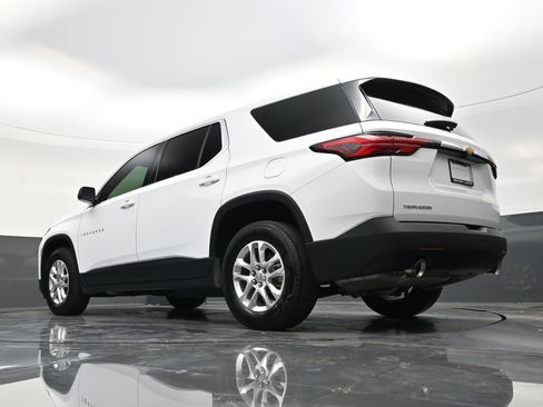 Used 2023 Chevrolet Traverse LS image 22