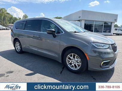 Certified 2025 Chrysler Pacifica Select