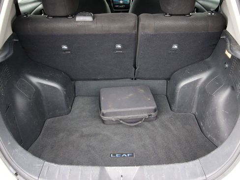 Used 2016 Nissan Leaf SV image 29