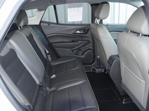 Used 2025 Chevrolet Trax ACTIV w/ Sunroof Package image 25