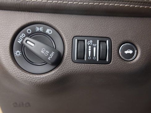 Used 2013 Chrysler 300 C Luxury Series w/ Harman Kardon Audio Group RWD image 37