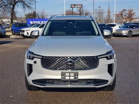 Used 2025 Volvo XC90 B5 Plus image 2