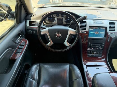 Used 2009 Cadillac Escalade AWD image 18