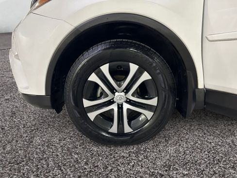 Used 2017 Toyota RAV4 LE image 18