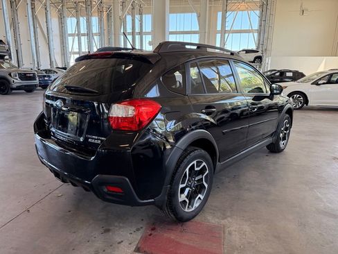 Used 2017 Subaru Crosstrek 2.0i Premium AWD/4WD image 3